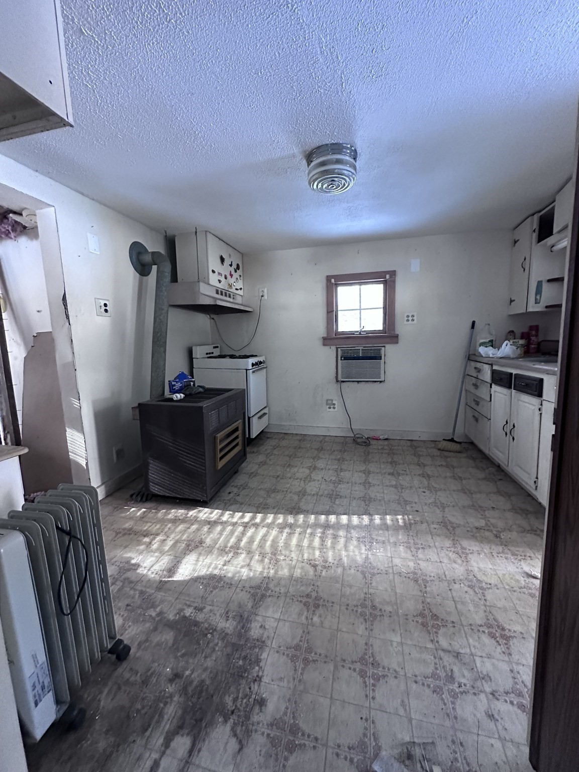 404 Sylvester Rd Property Photo 2