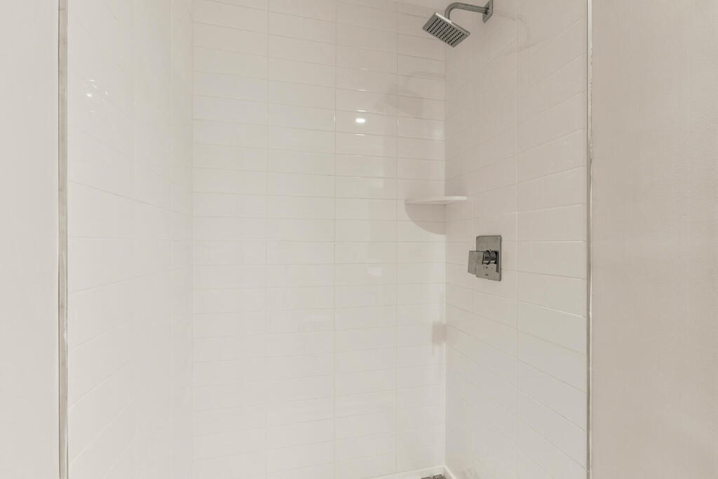 30 Collins Avenue # 000 Property Photo 30