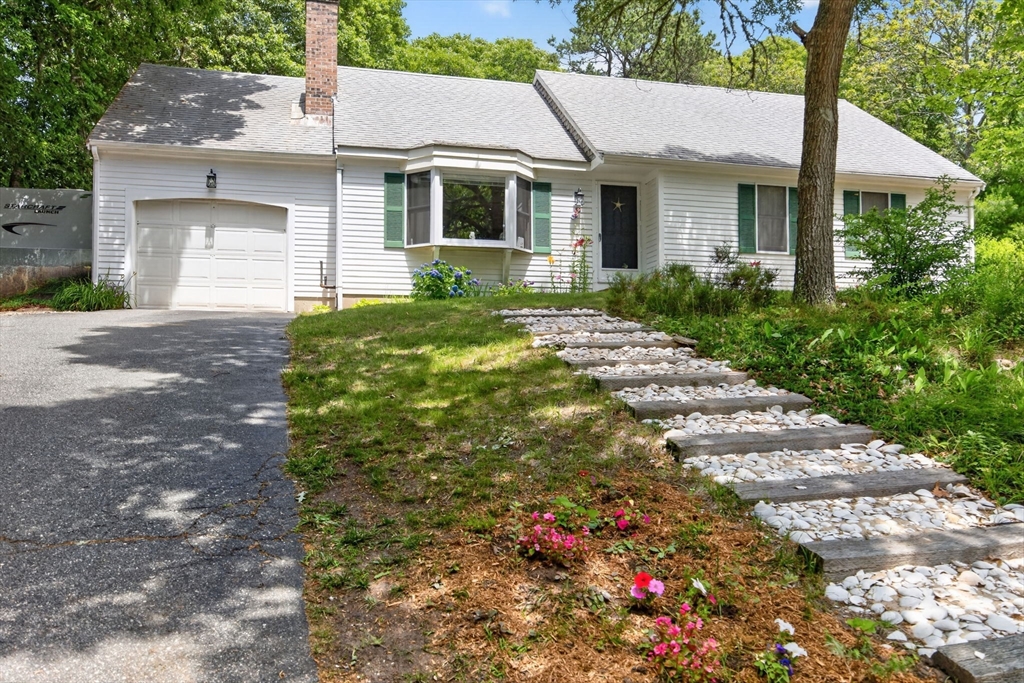 33 Duck Marsh Ln Property Photo 2