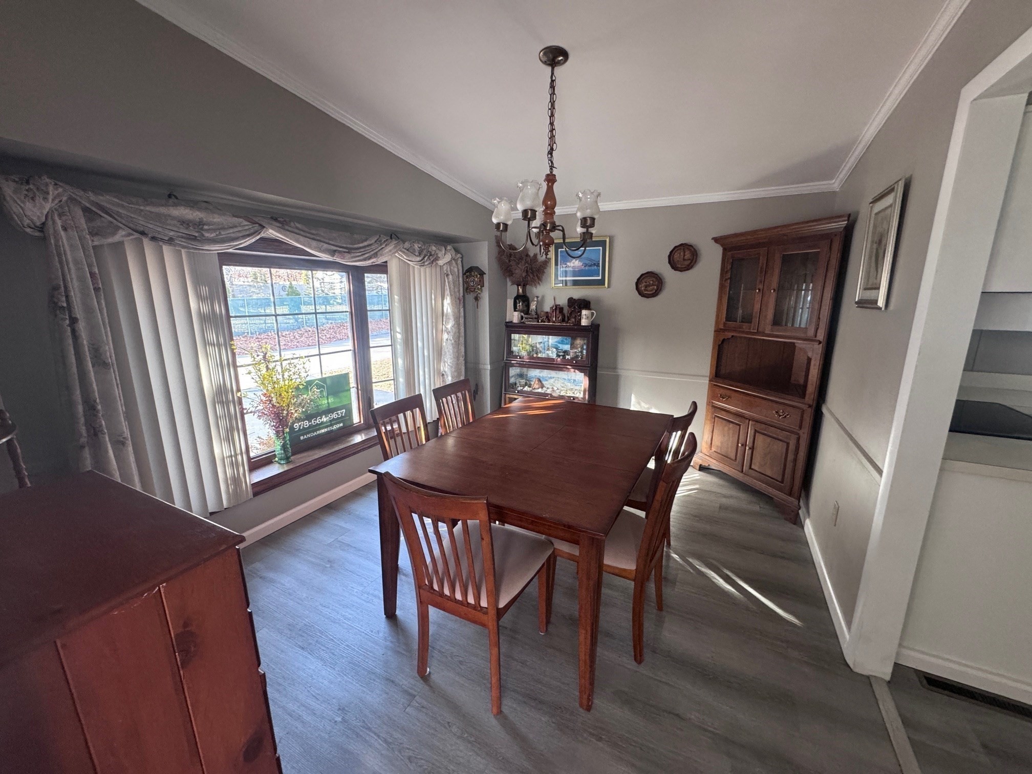 3 Round Table Rd Property Photo 5