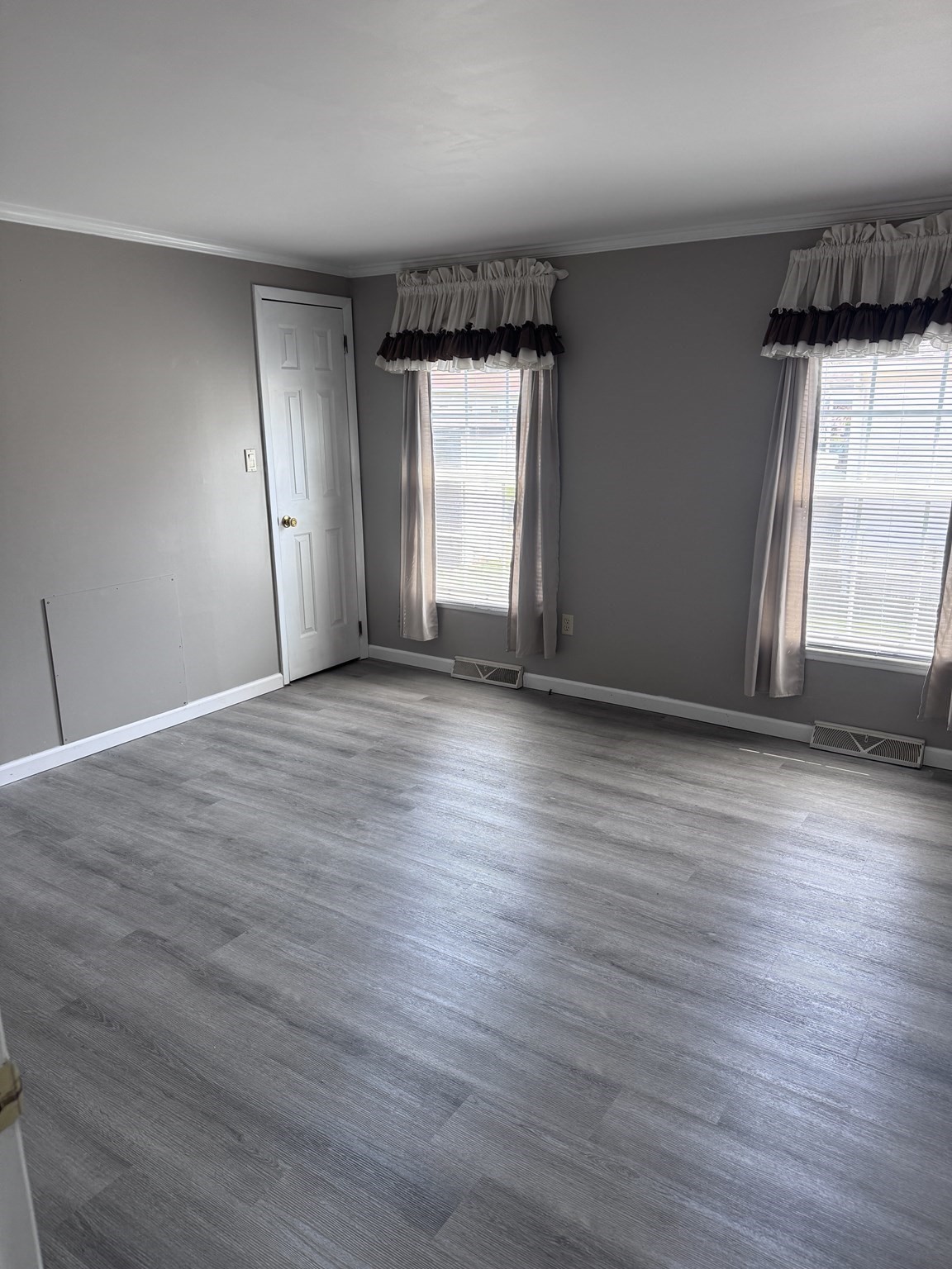 3 Round Table Rd Property Photo 9