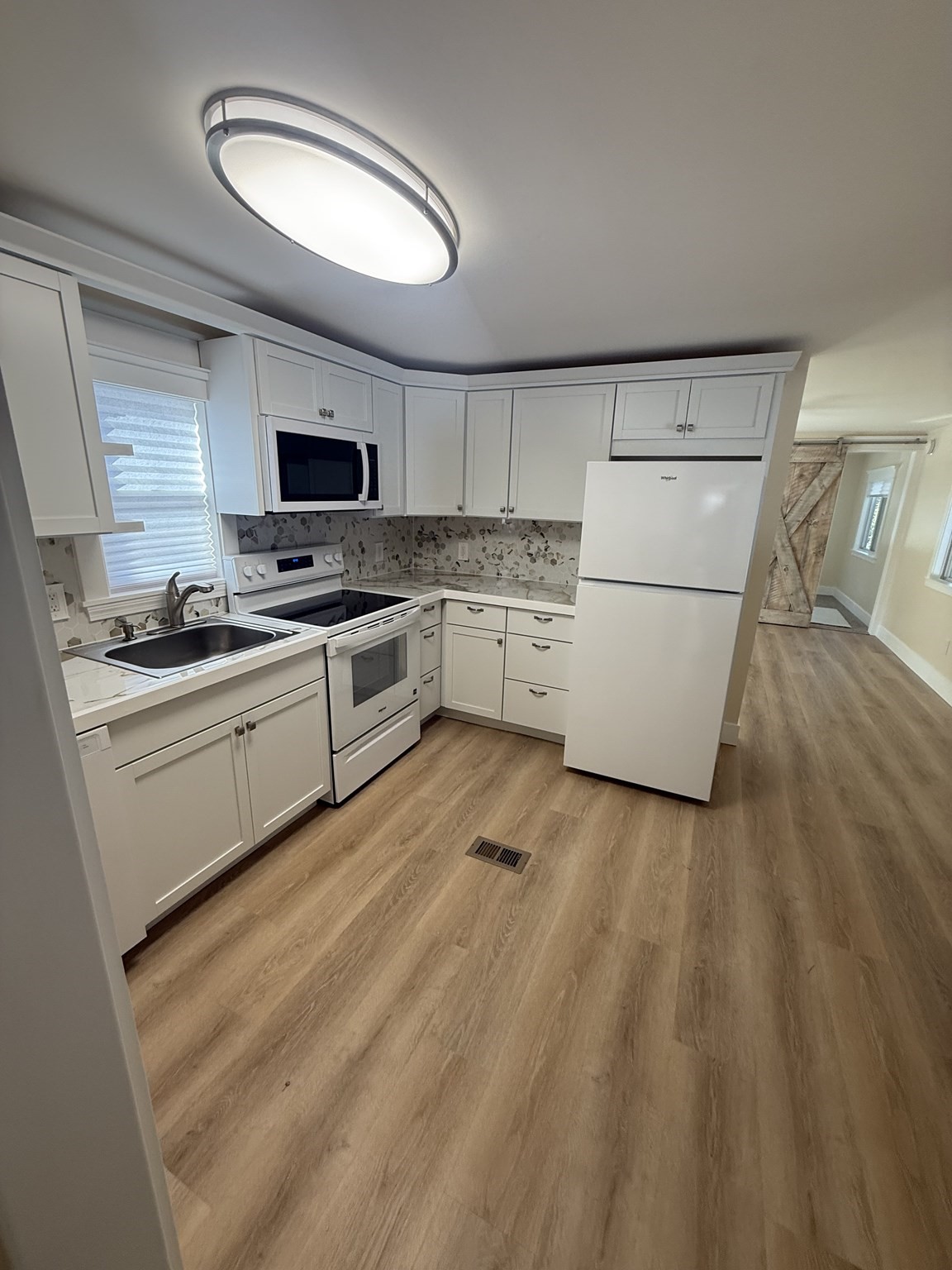 6 Center Street Property Photo 2