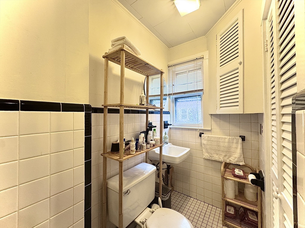 2 Mapleton St # 1 Property Photo 7