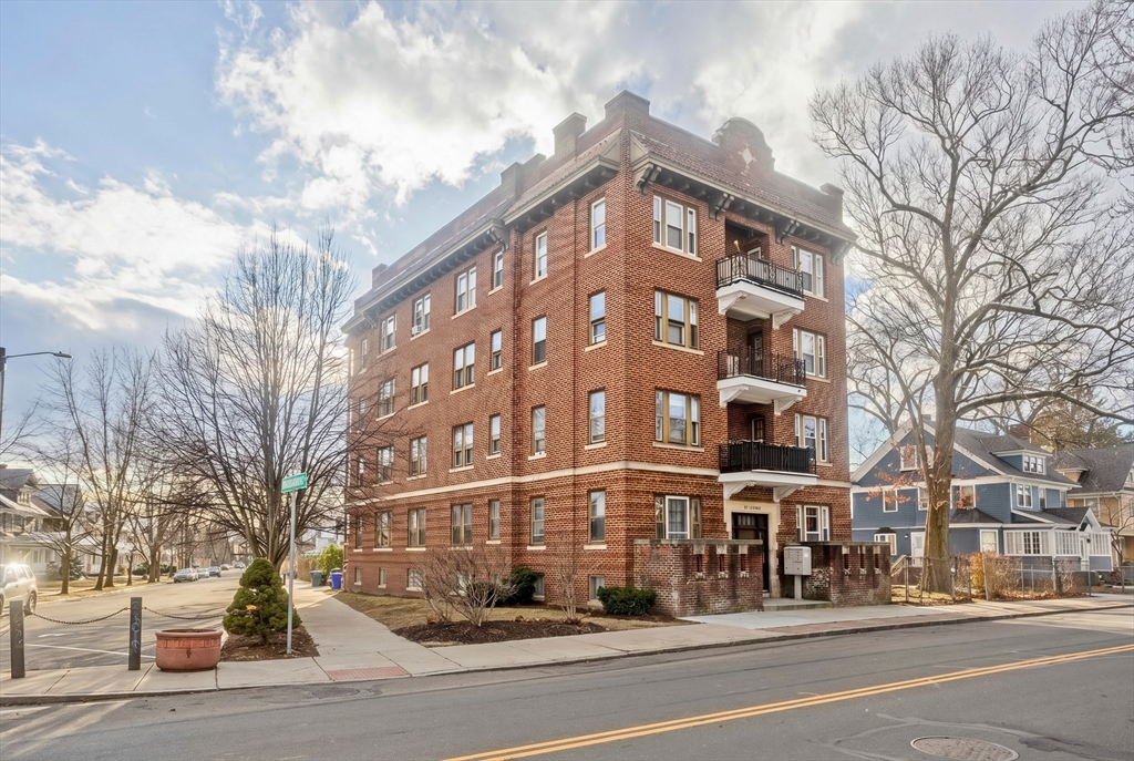 228 Belmont Ave Property Photo 1