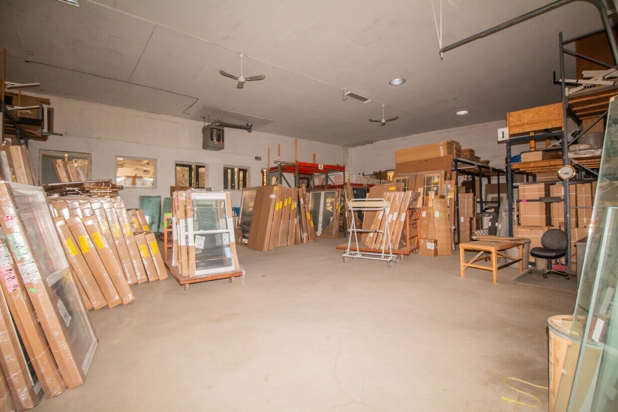 1150-1152 Main St Property Photo 21
