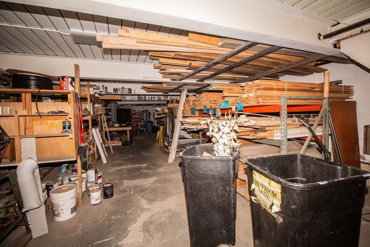 1150-1152 Main St Property Photo 24