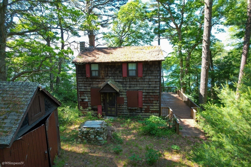 11 + 13 Blackmore Pond Circle Property Photo 8