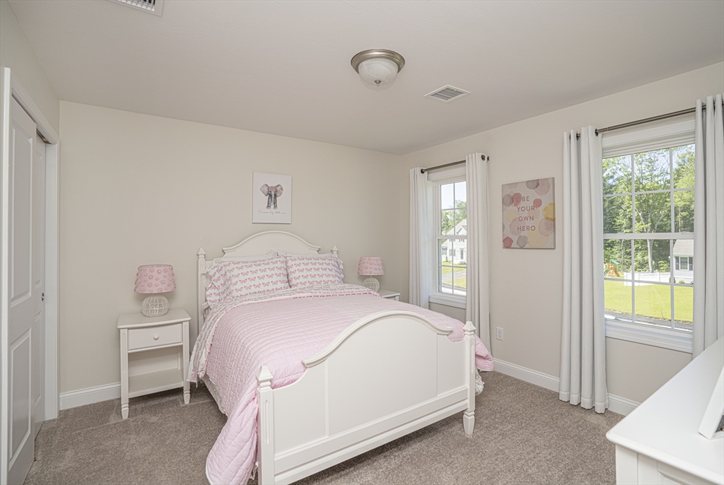 35 Spruce Street Property Photo 18