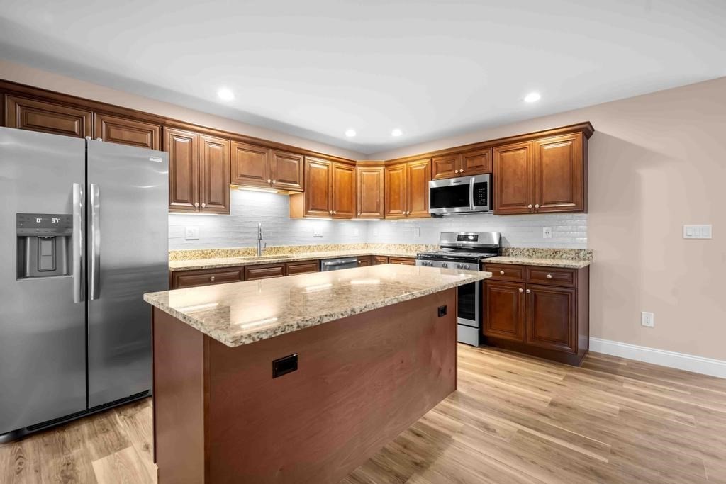 4 Sabrina Way # H Property Photo 2