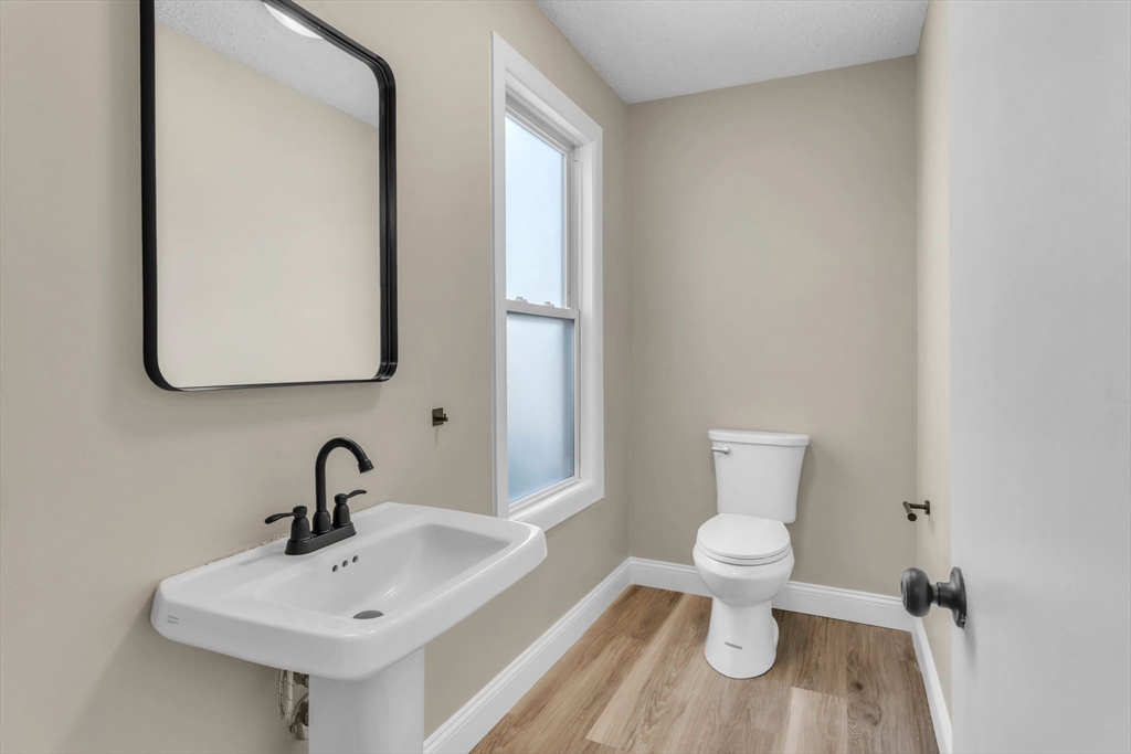 2166-2168 Main St Property Photo 12