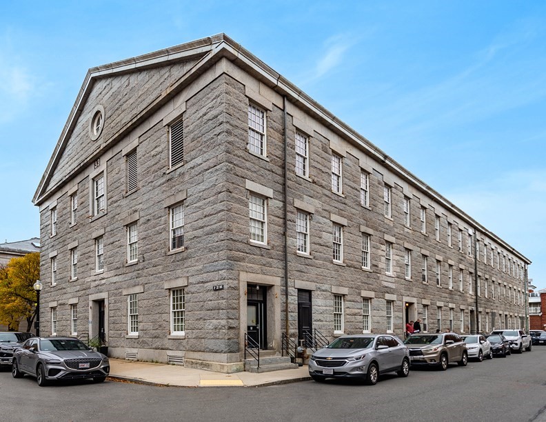 33 Third Avenue Property Photo 1