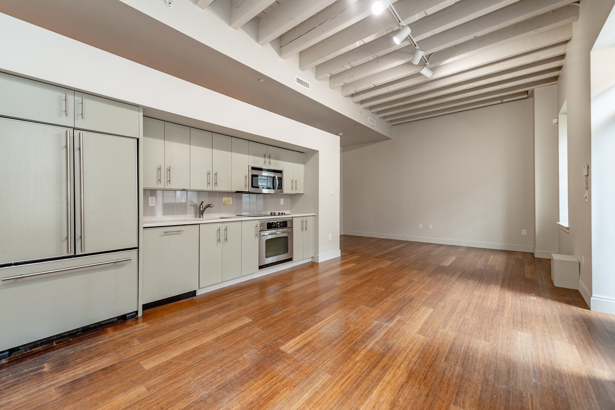 33 Third Avenue Property Photo 7