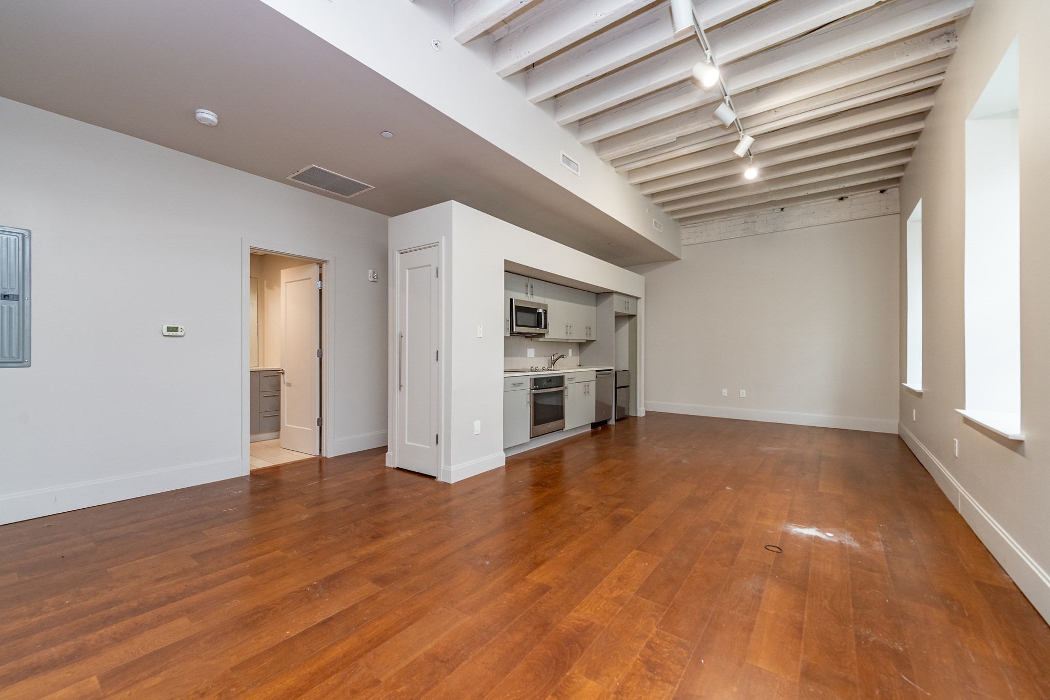33 Third Avenue Property Photo 8