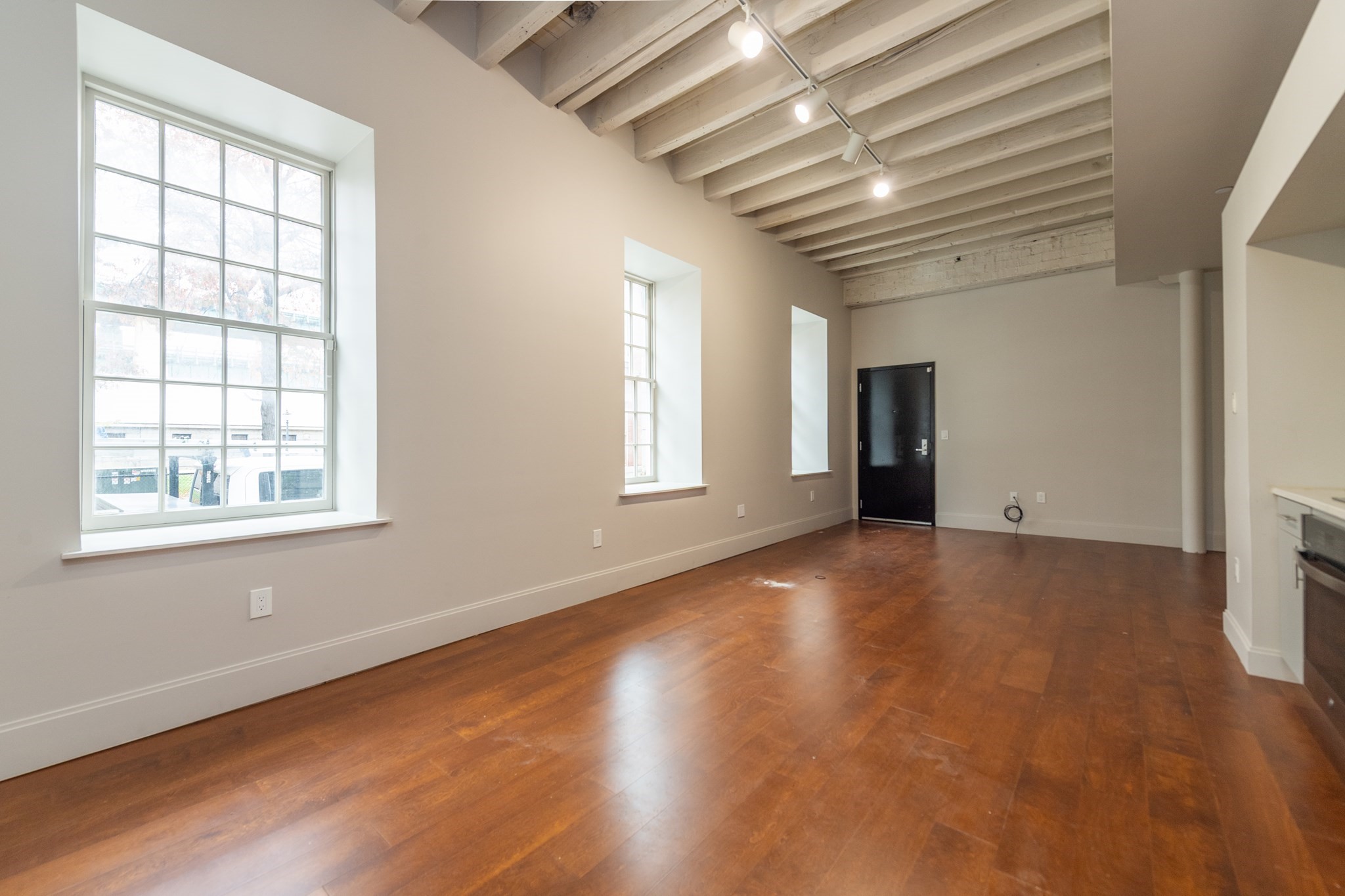 33 Third Avenue Property Photo 9