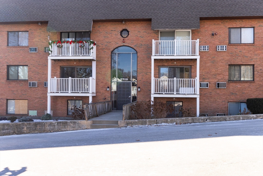 273 West Main St # B12 Property Photo 2