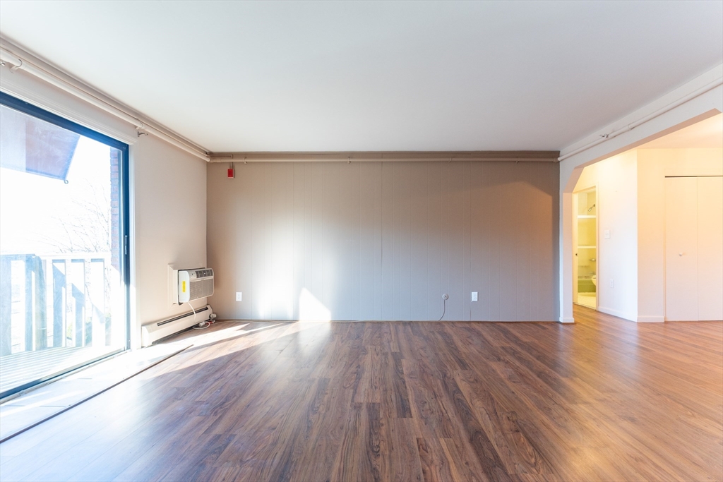 273 West Main St # B12 Property Photo 7