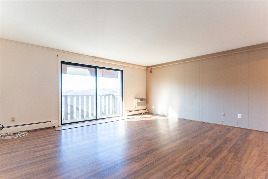 273 West Main St # B12 Property Photo 8