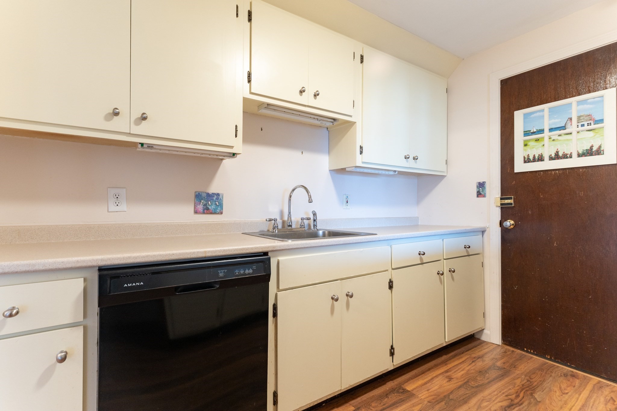 273 West Main St # B12 Property Photo 12