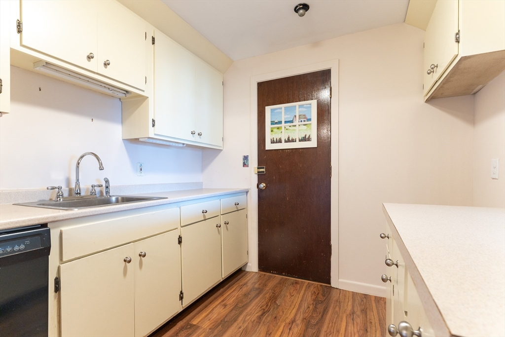 273 West Main St # B12 Property Photo 13