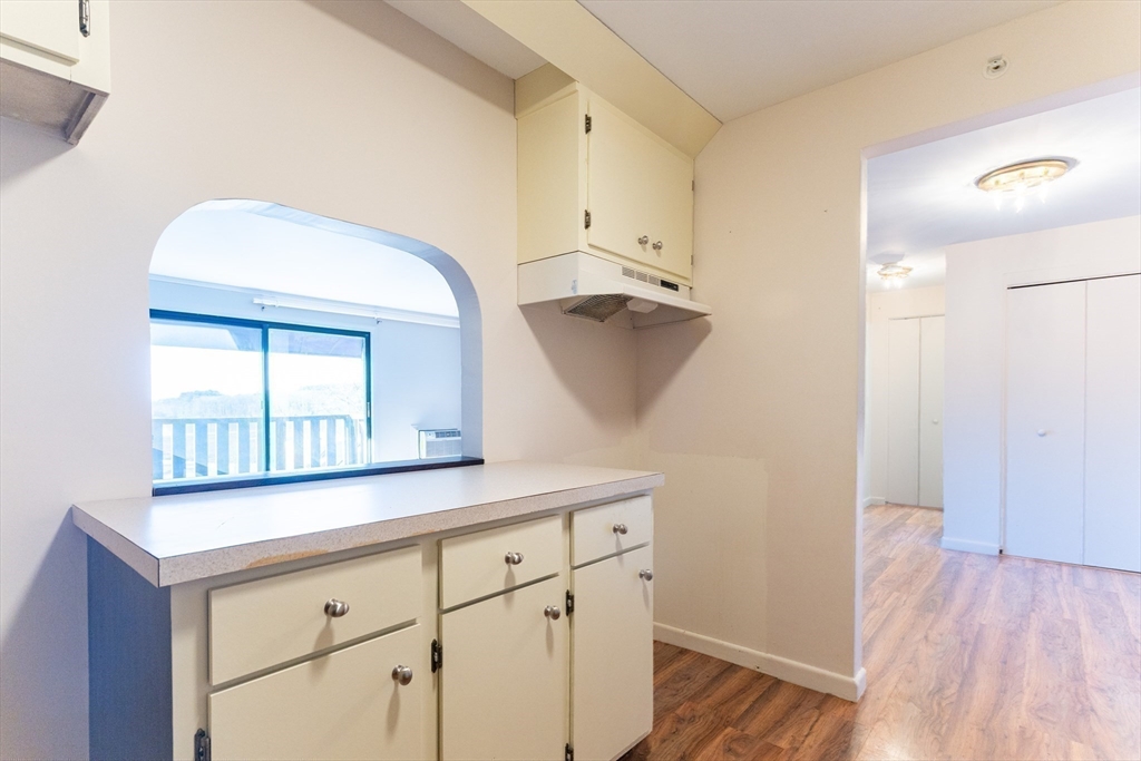 273 West Main St # B12 Property Photo 16