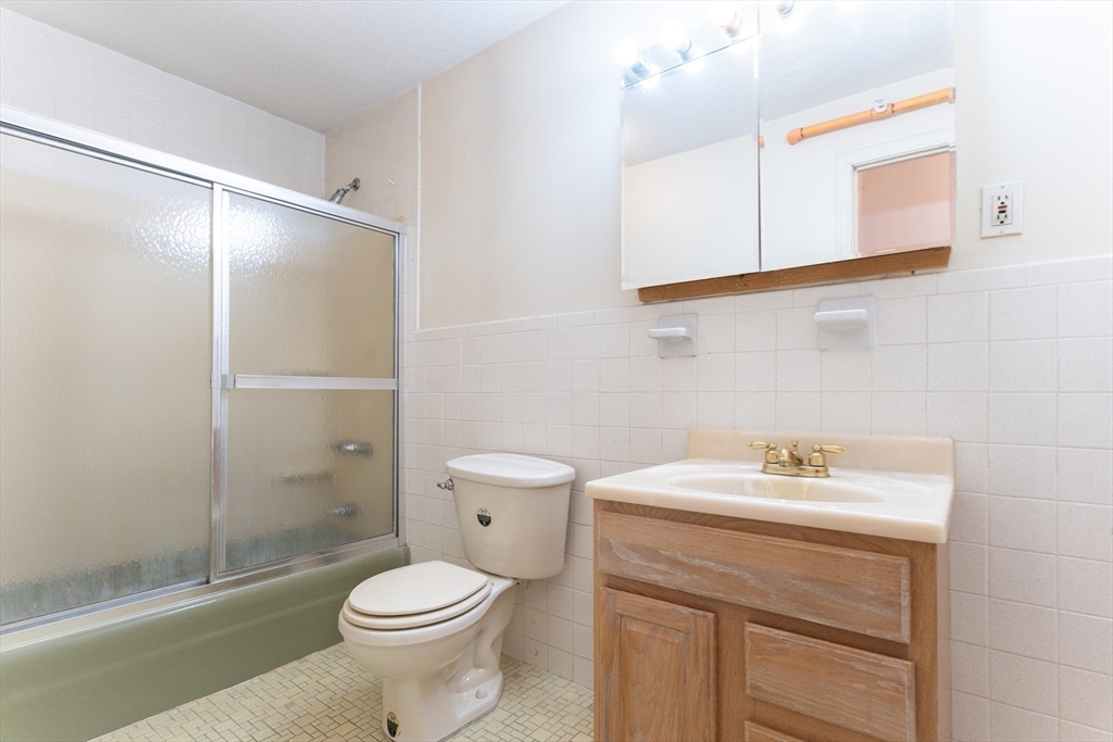 273 West Main St # B12 Property Photo 23