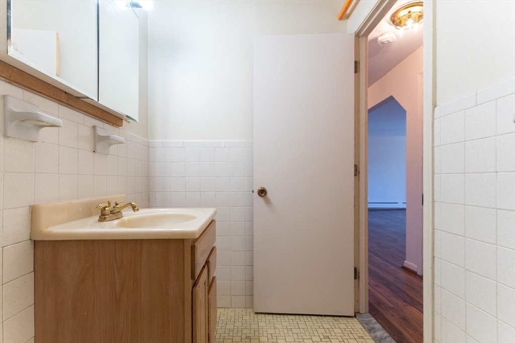 273 West Main St # B12 Property Photo 25