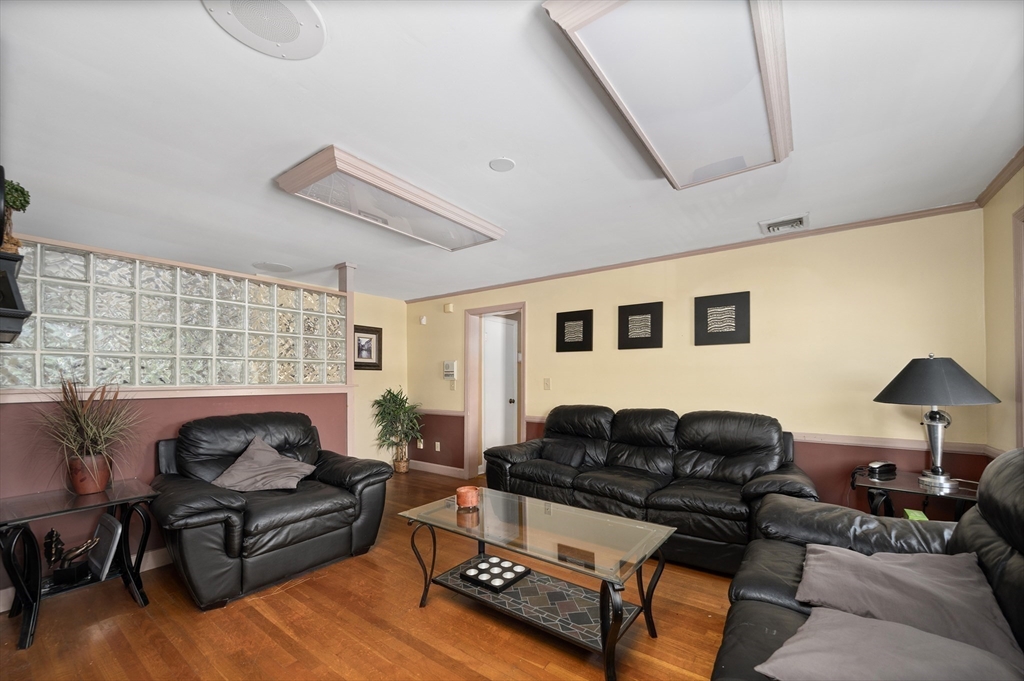 15 Thomas St Property Photo 27
