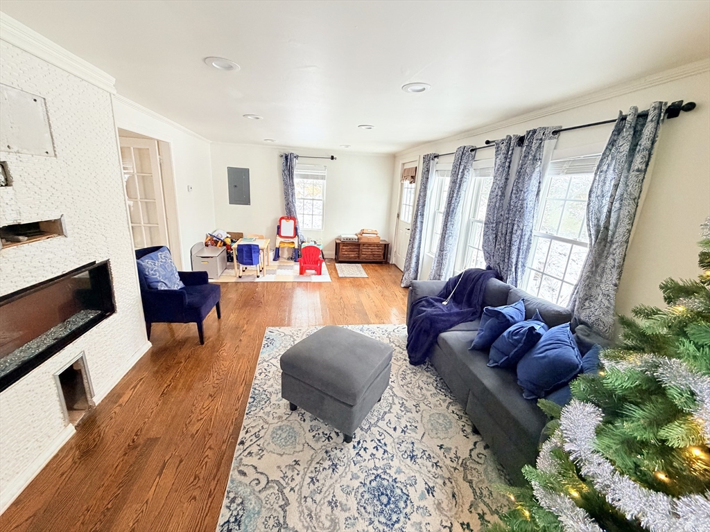 12 Danforth St Property Photo 1