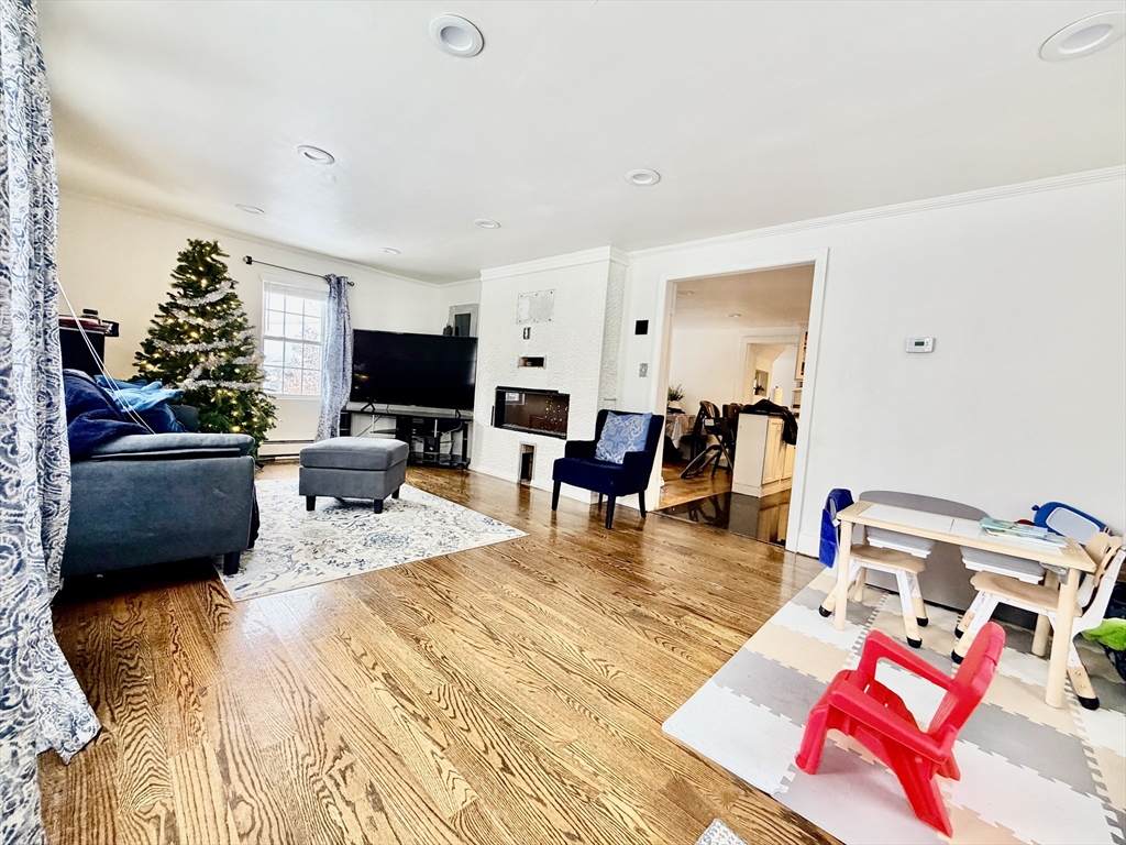 12 Danforth St Property Photo 3