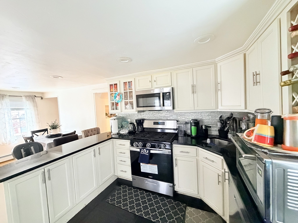 12 Danforth St Property Photo 8