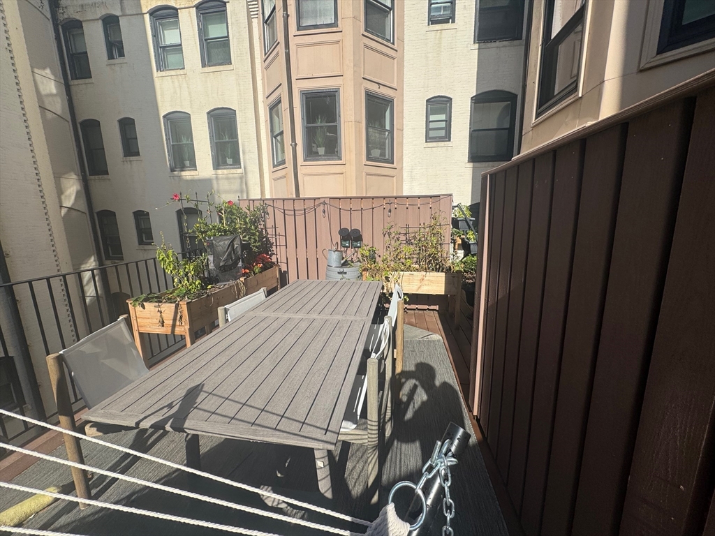 416 Commonwealth Ave # 408 Property Photo 24