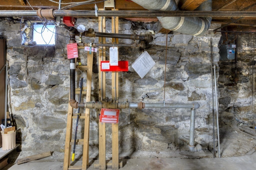 60 Fruit Street Property Photo 13