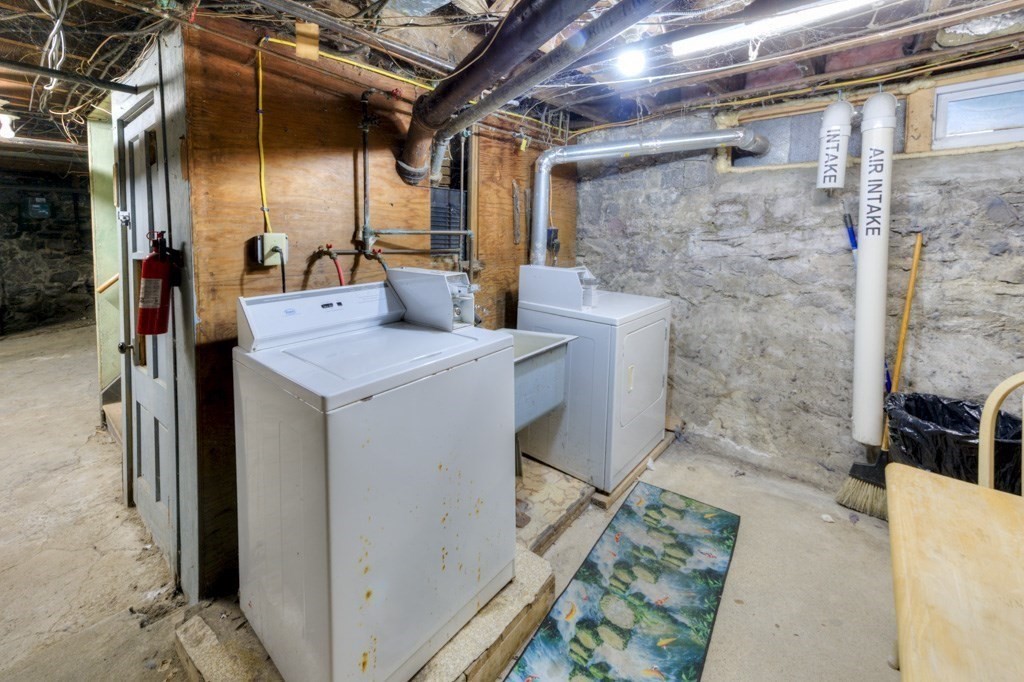 60 Fruit Street Property Photo 15