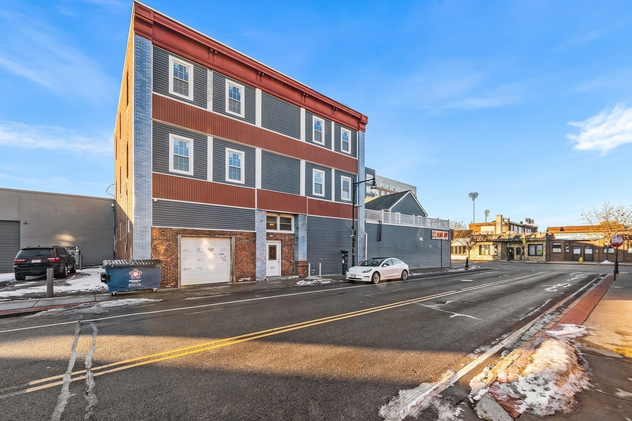 64 Green St Property Photo 2