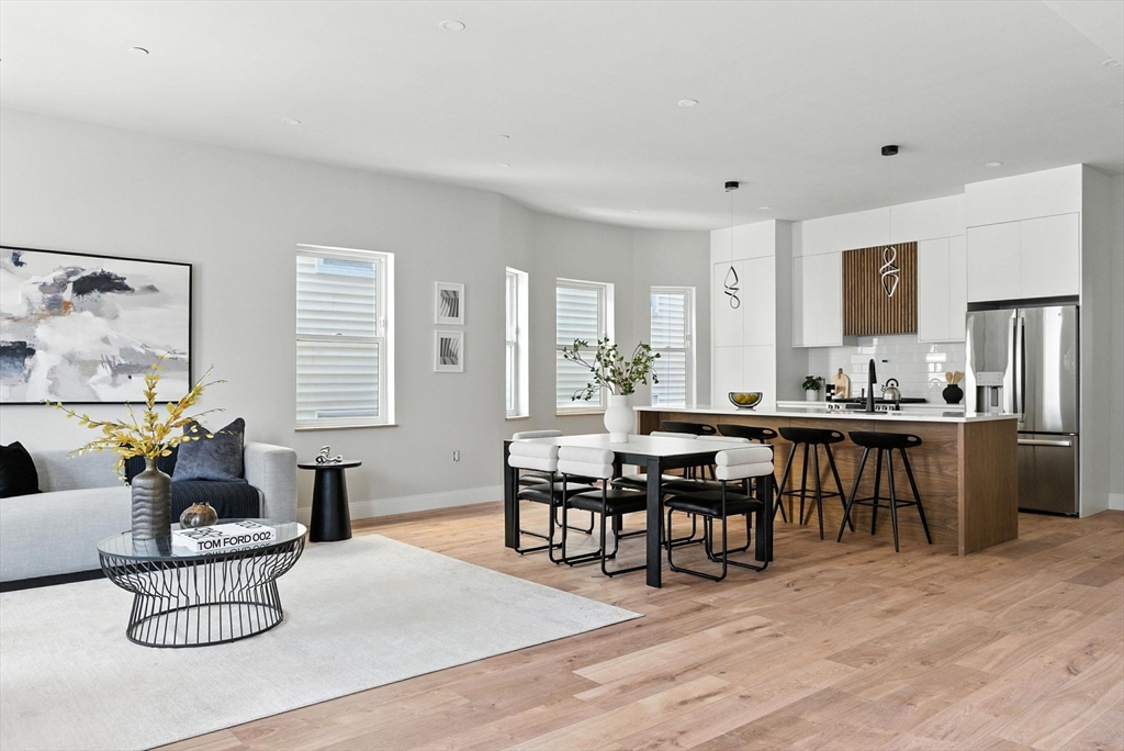 34 Woodford St # 1 Property Photo 1
