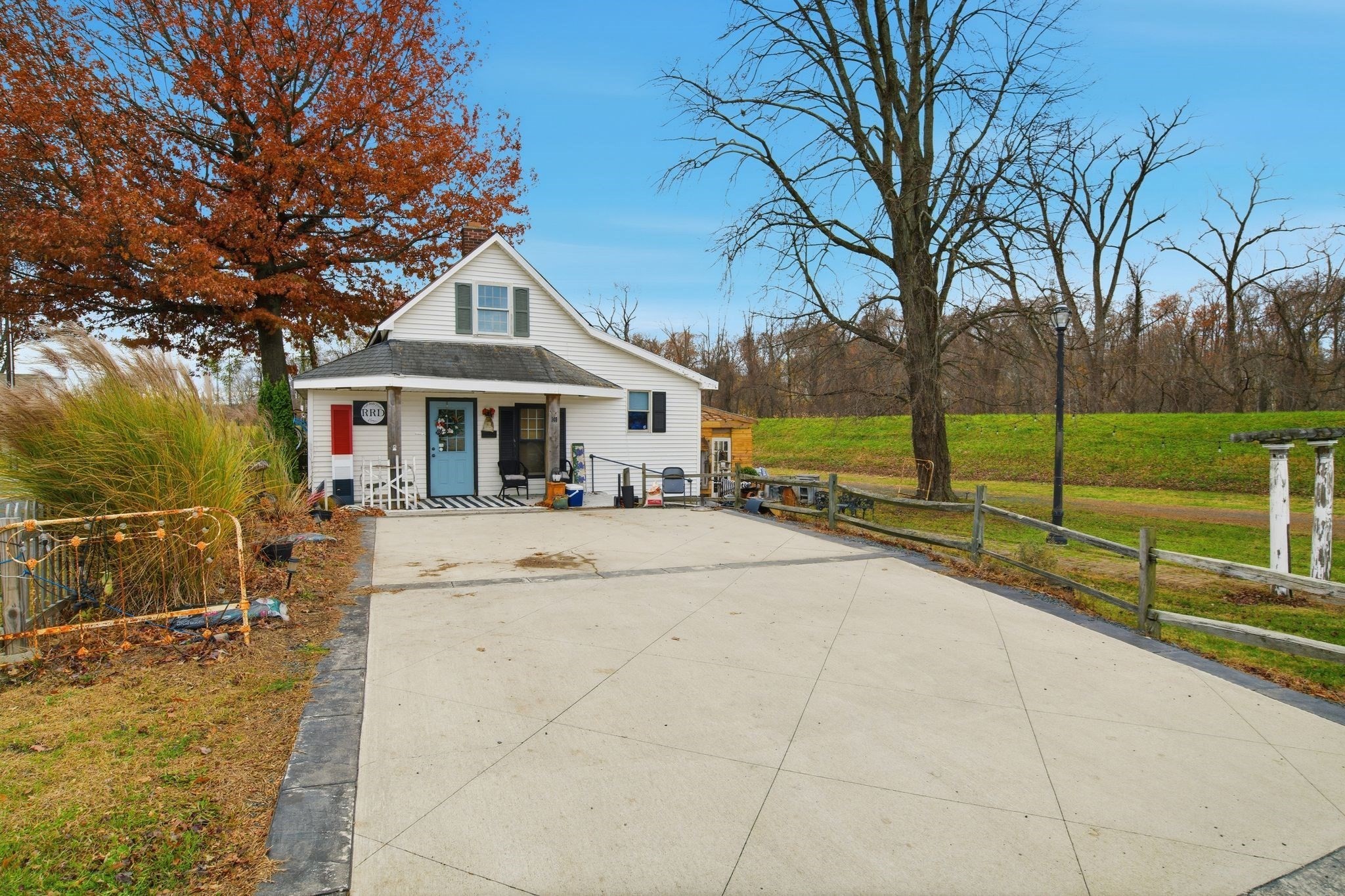 148 River St Property Photo 5