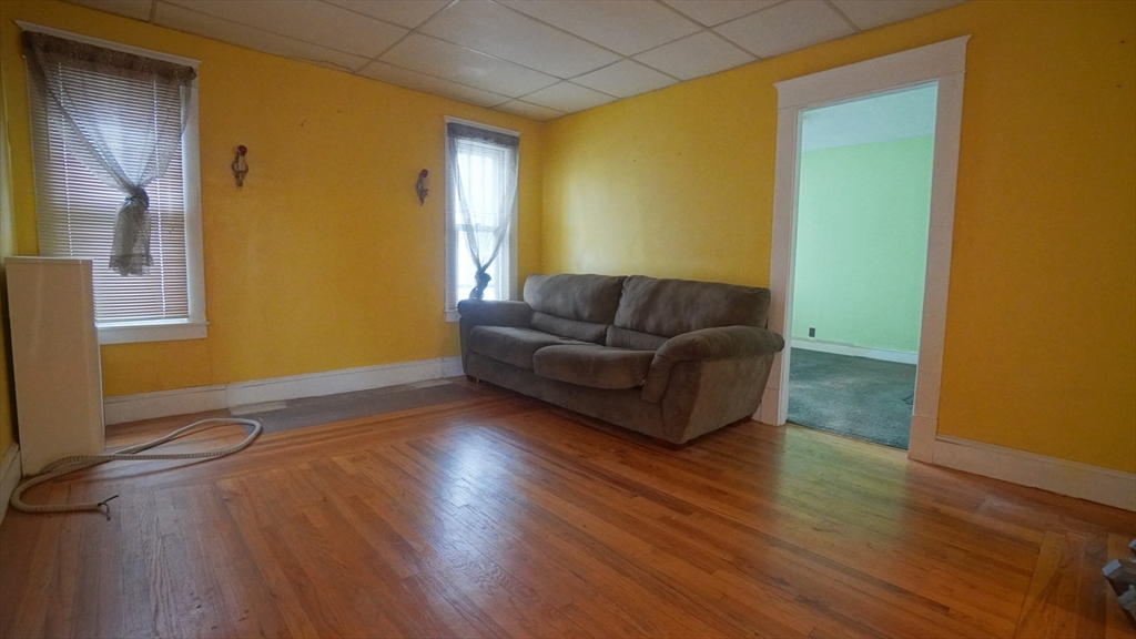 49 Upland St Property Photo 3