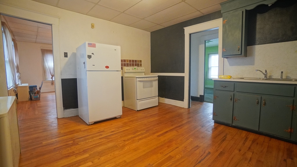 49 Upland St Property Photo 10
