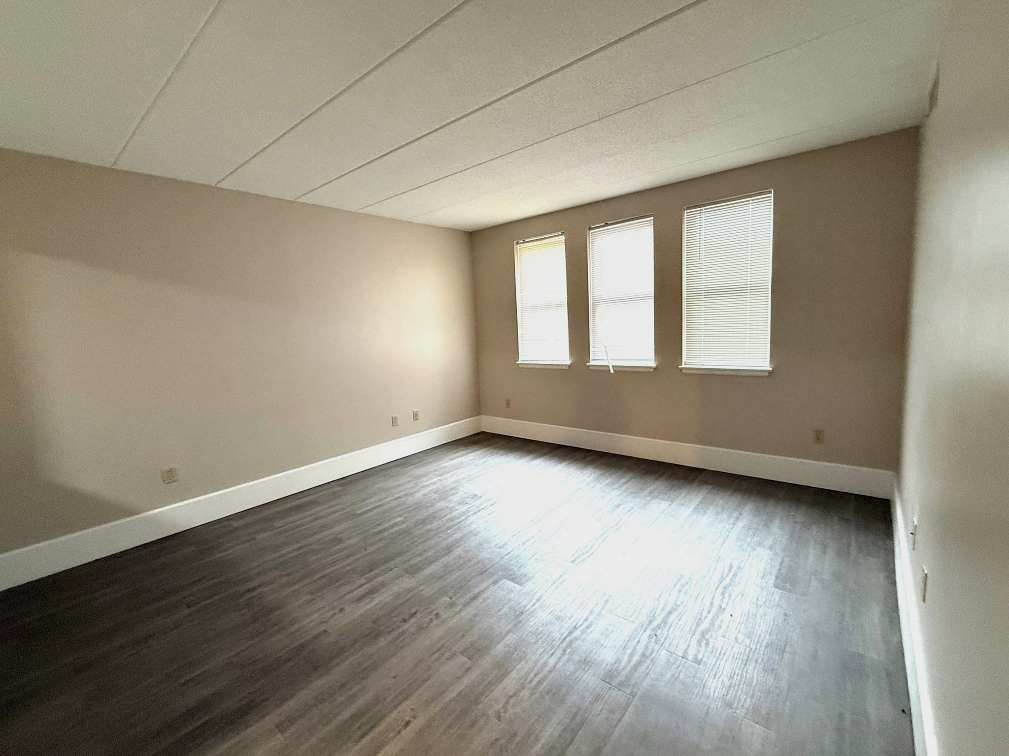 34 Sumner Ave # 208 Property Photo 3