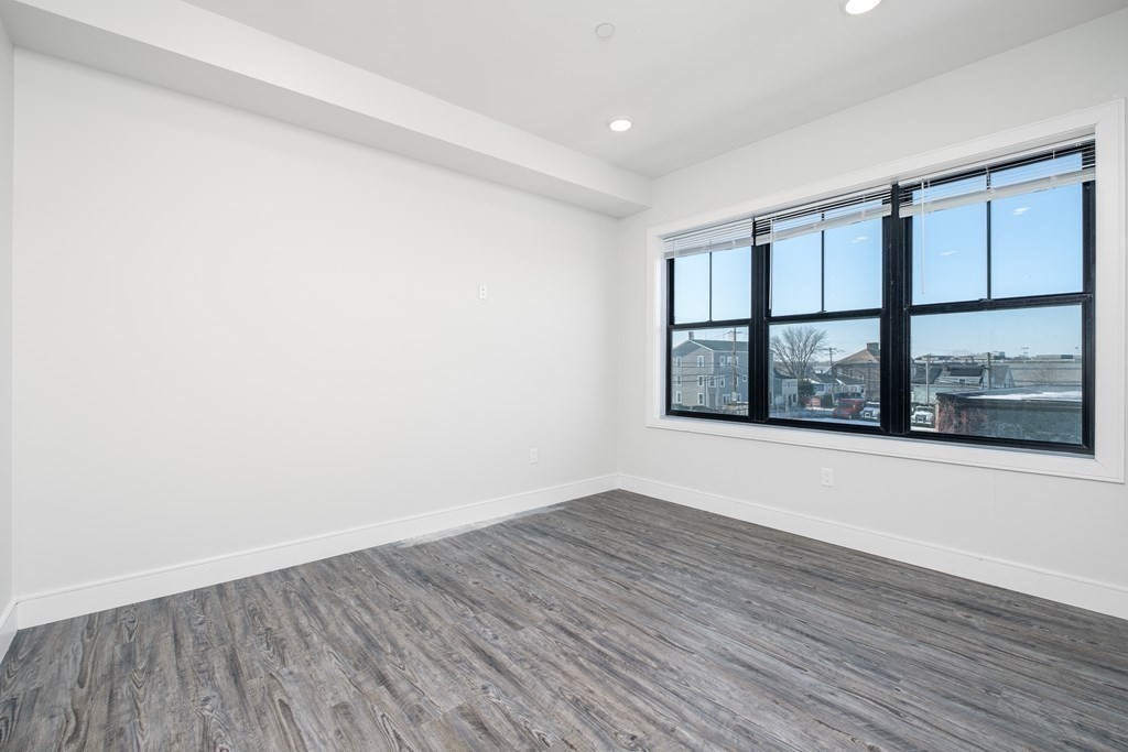 16 Laurel St # 201 Property Photo 15