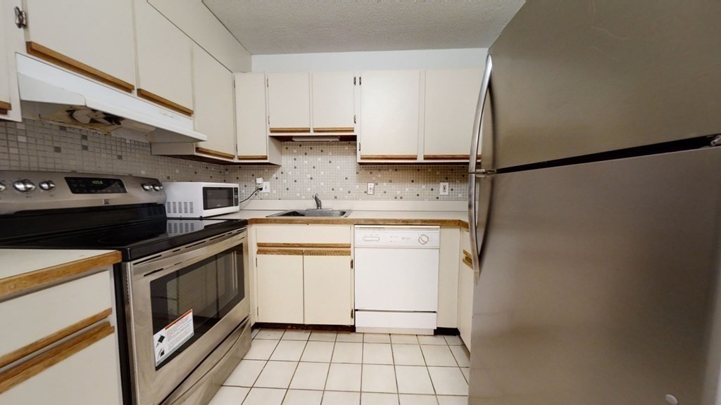 164 Galen St # 65 Property Photo 6
