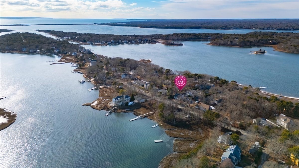 197 Monomoscoy Rd Property Photo 22