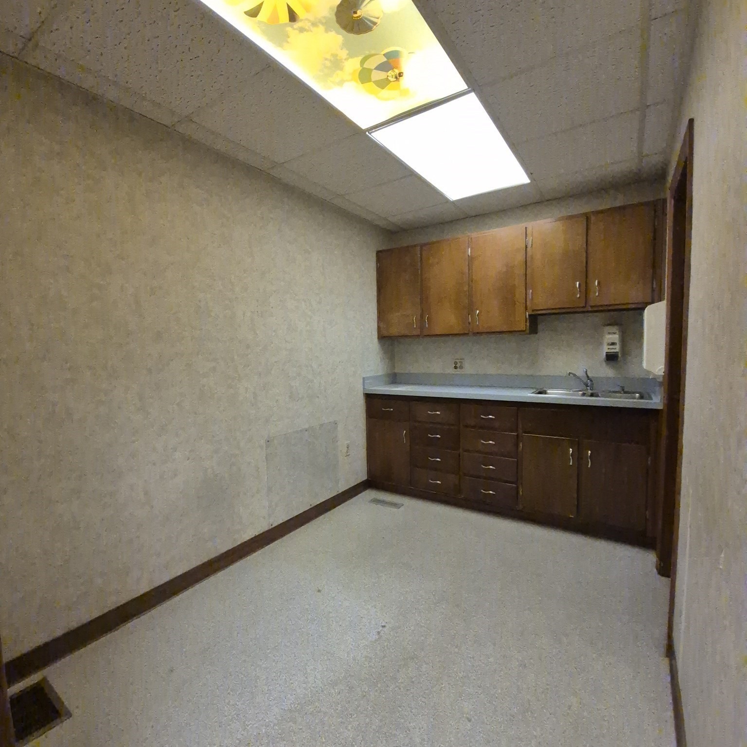 60 Brigham St Property Photo 8