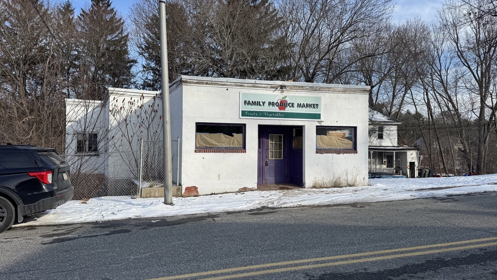 54 Commercial St Property Photo 2