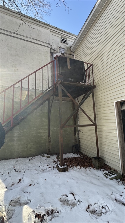 54 Commercial St Property Photo 10