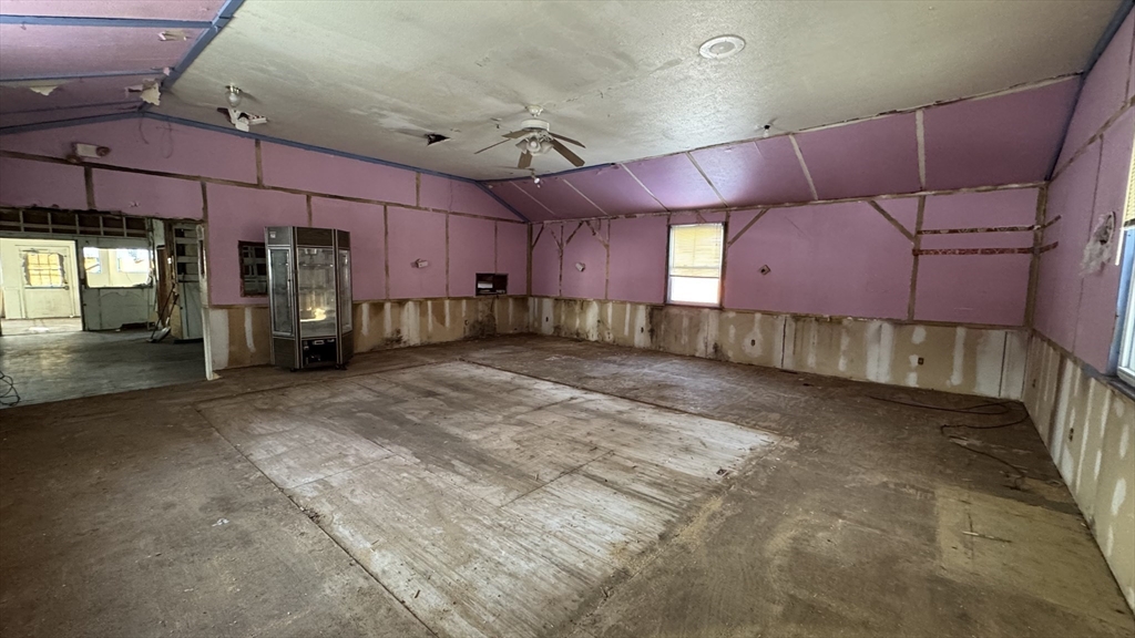 54 Commercial St Property Photo 21