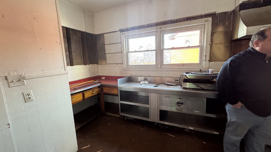 54 Commercial St Property Photo 25