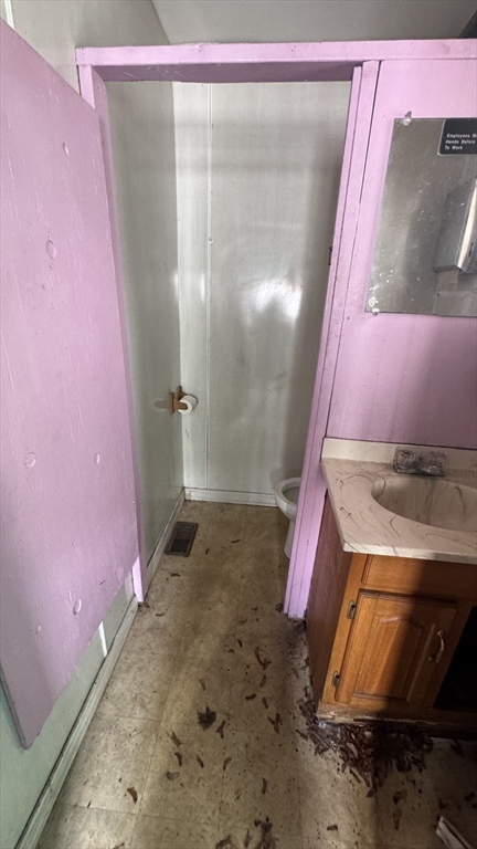 54 Commercial St Property Photo 28