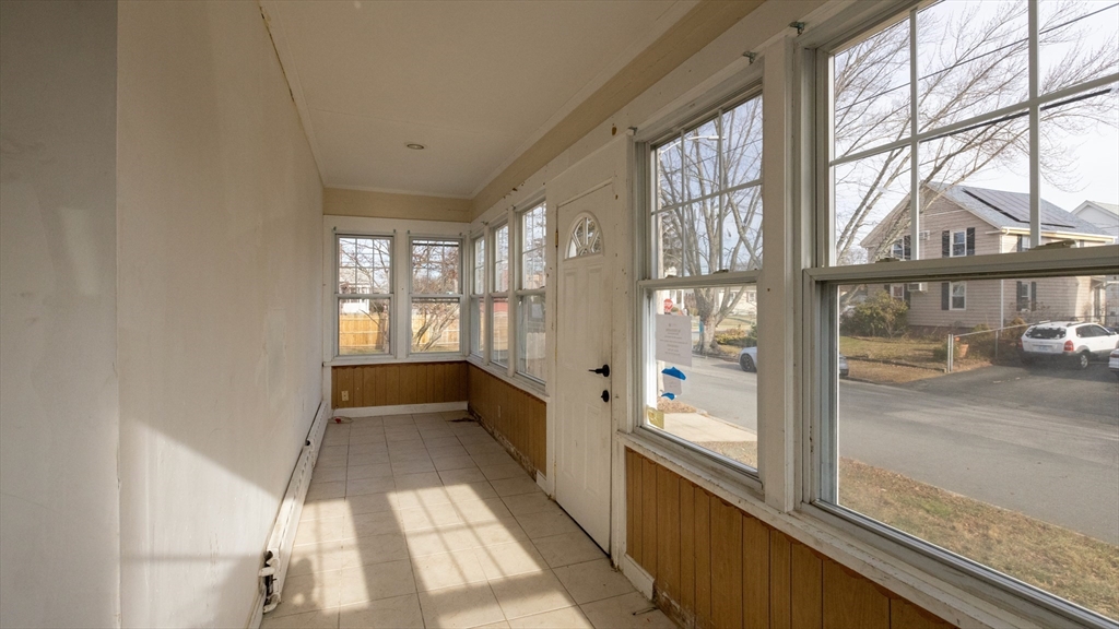 181 Grace St Property Photo 4