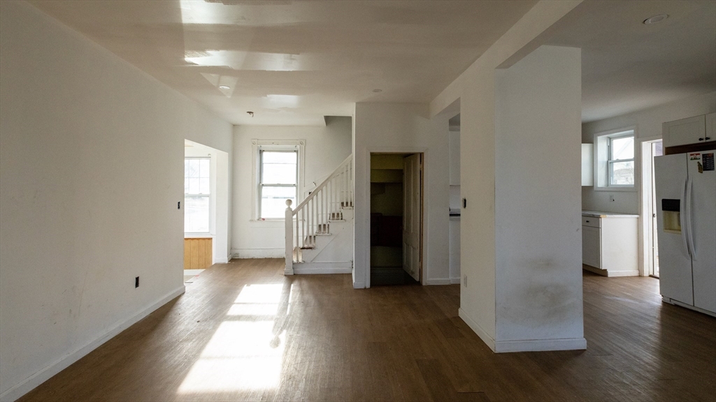 181 Grace St Property Photo 5